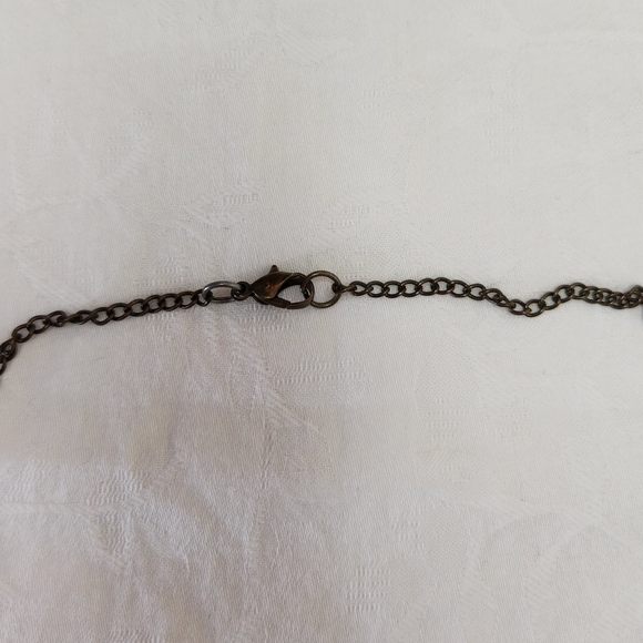 Girl with secrets cameo necklace - Picture 4 of 6